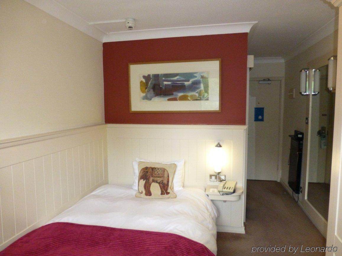 Waterloo Hotel Crowthorne Esterno foto