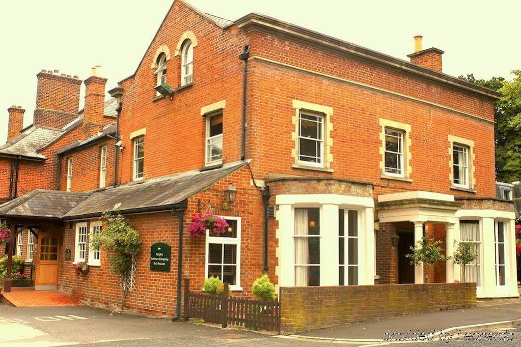Waterloo Hotel Crowthorne Esterno foto