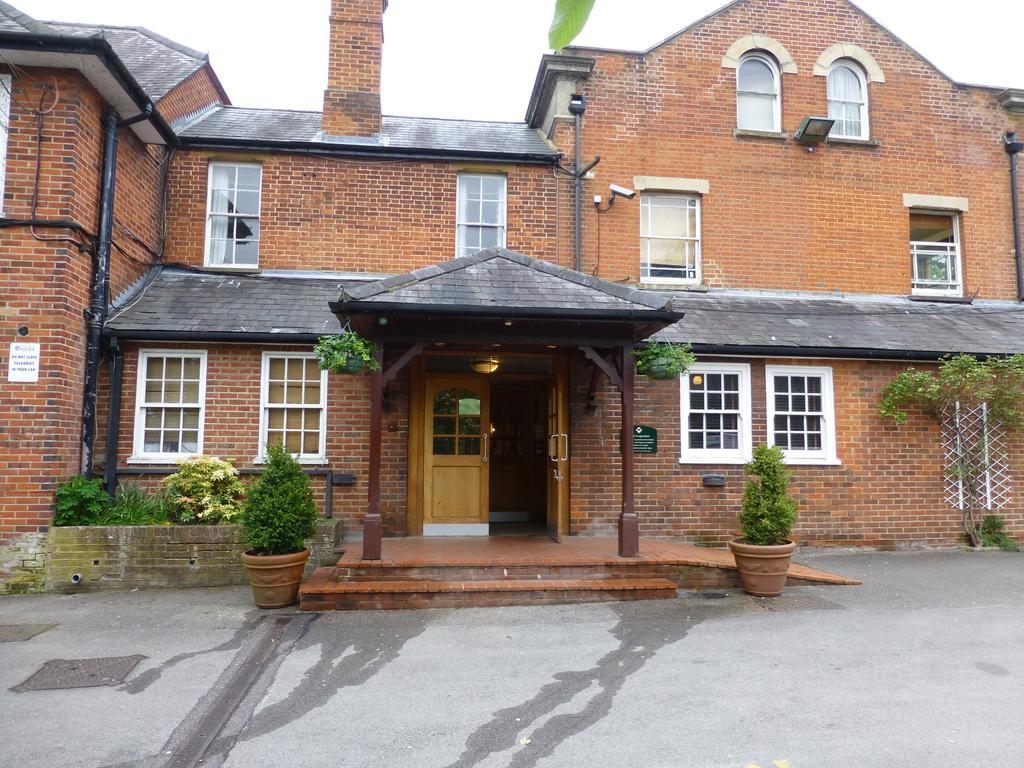 Waterloo Hotel Crowthorne Esterno foto